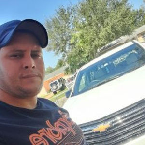 Meet your Posher, Carlos alejandro